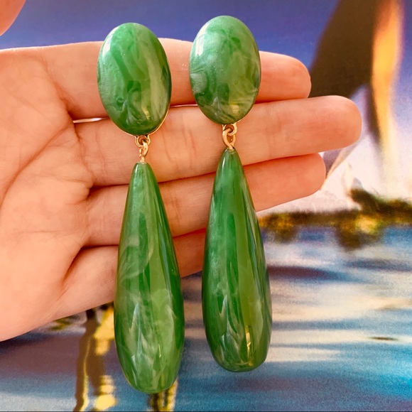 Green teardrop earrings - Picture 3 of 3